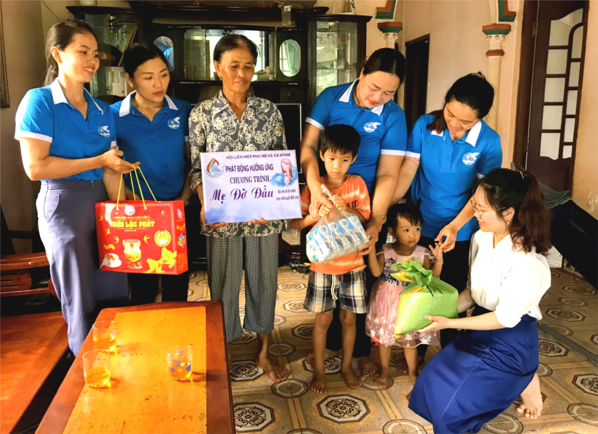 Đắk Lắk: “Mẹ đỡ đầu” chung tay chăm lo cho trẻ mồ côi (27/7/2022)